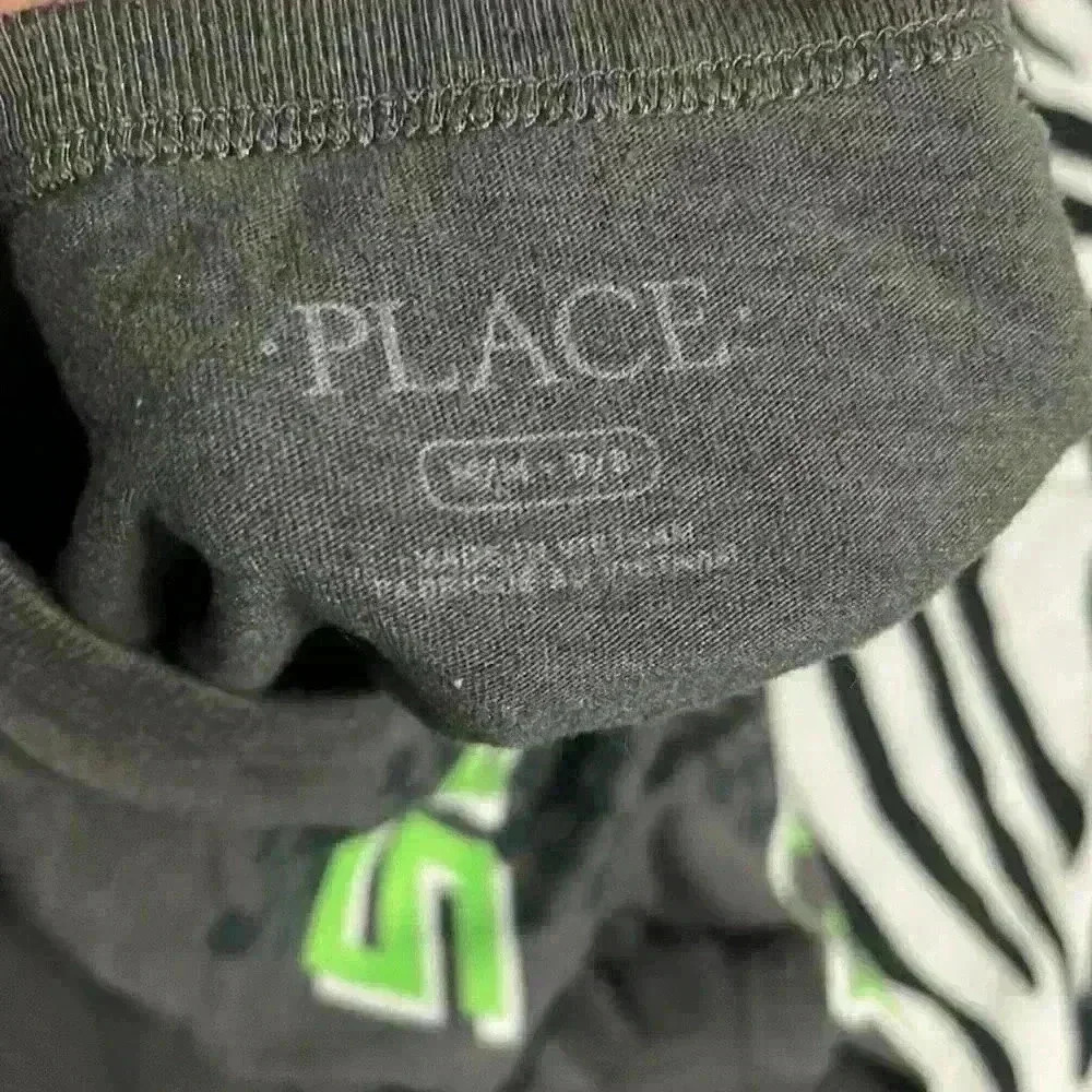 Gray Graphic Tee - Picture 3 of 3